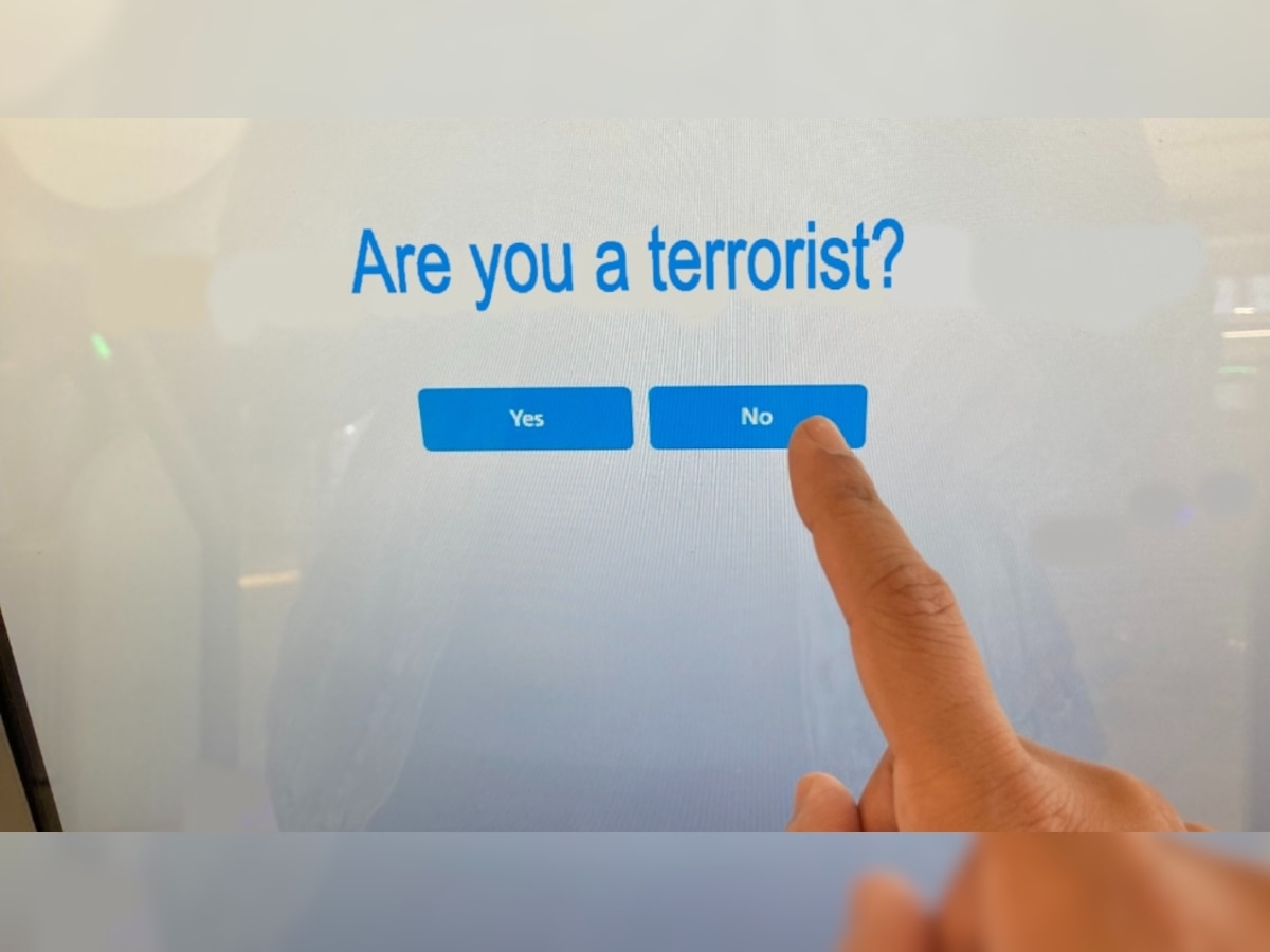 Are you a terrorist? Picture of security question from US airport goes viral 