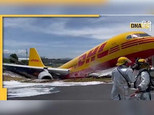 इमरजेंसी लैंडिंग के दौरान प्लेन के हुए दो टुकड़े, Video देखकर उड़ जाएंगे होश