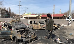 Over 50 killed in missile attack on Ukraine train station, Zelenskyy expects ‘tough global response’