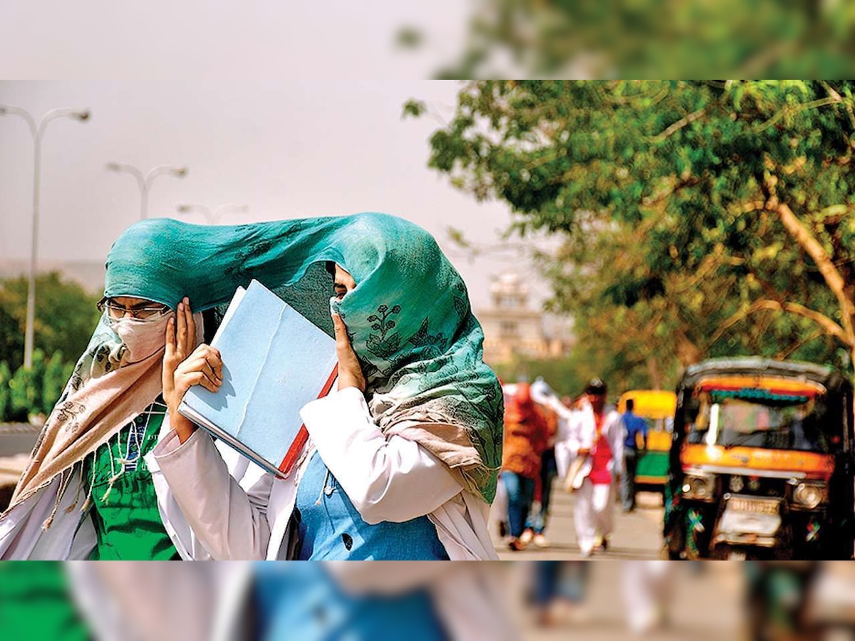 Delhi records April’s hottest day in 5 years, temperature stands at 42.4 degree Celsius