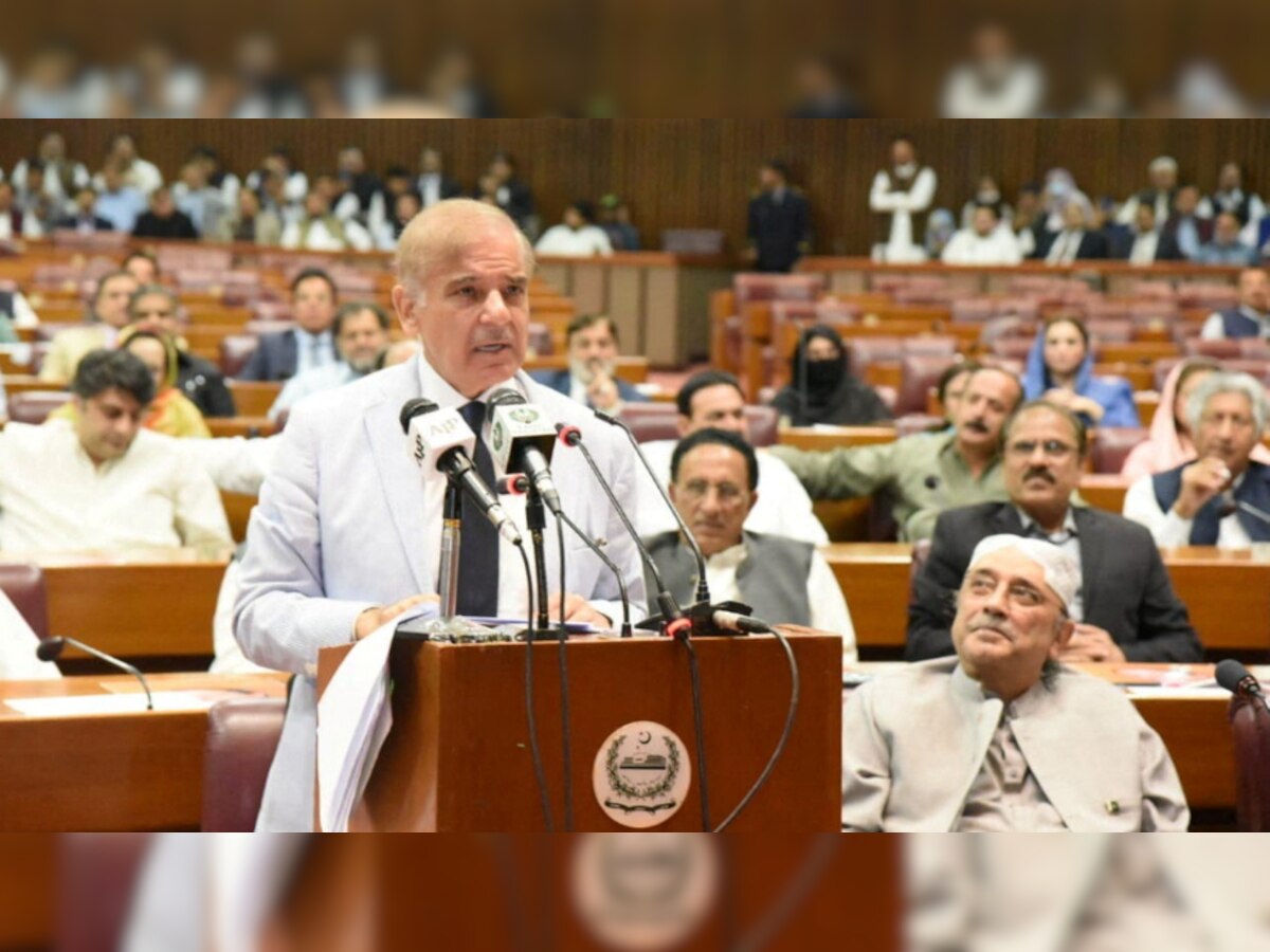 Shehbaz Sharif takes oath as the 23rd Prime Minister of Pakistan
