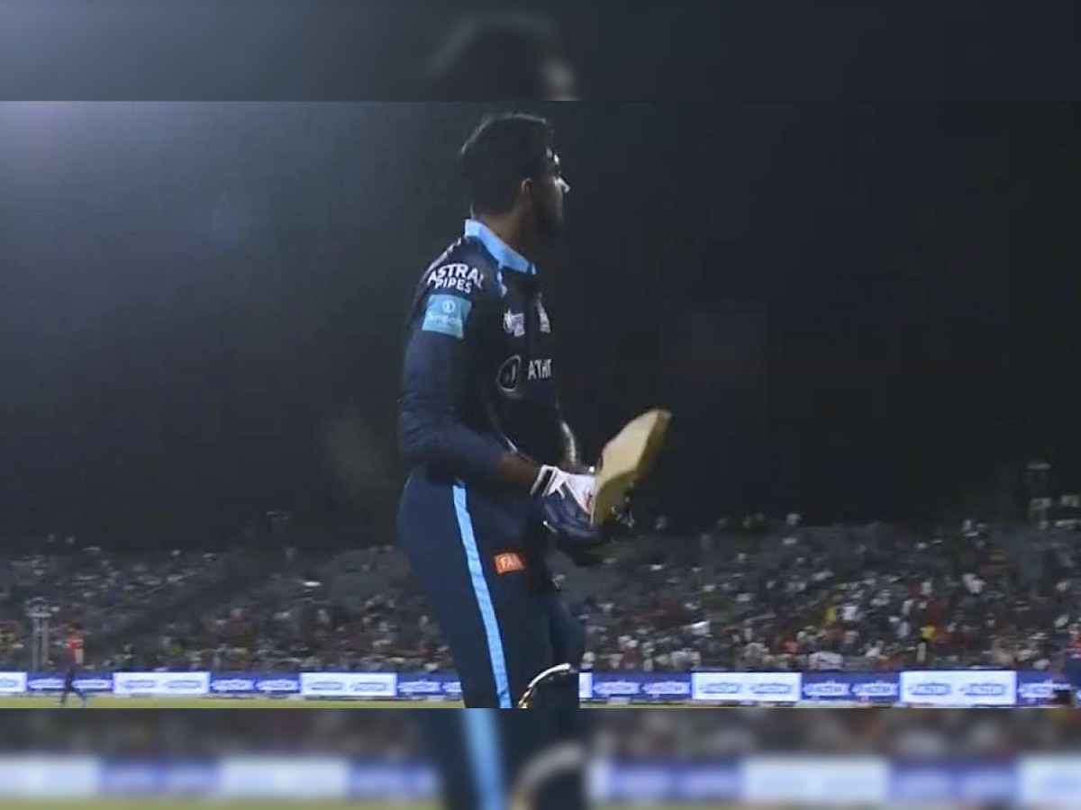 RR vs GT: Netizens brutally troll Vijay Shankar after he gets dismissed for just 2 runs