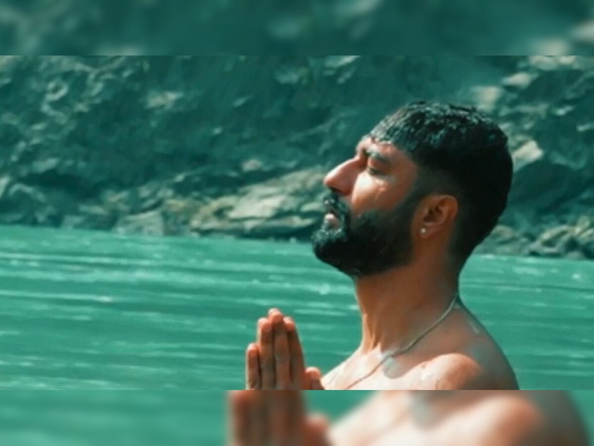 Vicky Kaushal impresses netizens by taking 'spiritual dip' in Ganga, video goes viral
