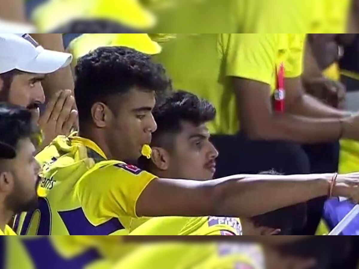 Was India U19 World Cup star Rajvardhan Hangargekar sitting in crowd during MI vs CSK clash? Pic goes viral