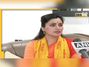 'अल्लाह हू अकबर के नारे लगाते हुए किए गंदे इशारे', जनसभा में हुए हंगामे को लेकर नवनीत राणा ने सुनाई आपबीती