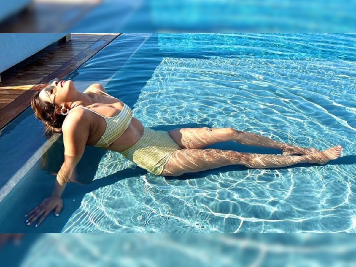 Priyanka Chopra turns pool baby, flaunts her sexy curves in swimwear