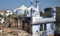 Gyanvapi Masjid row: Tensions run high as two groups shout slogans over videography survey of mosque