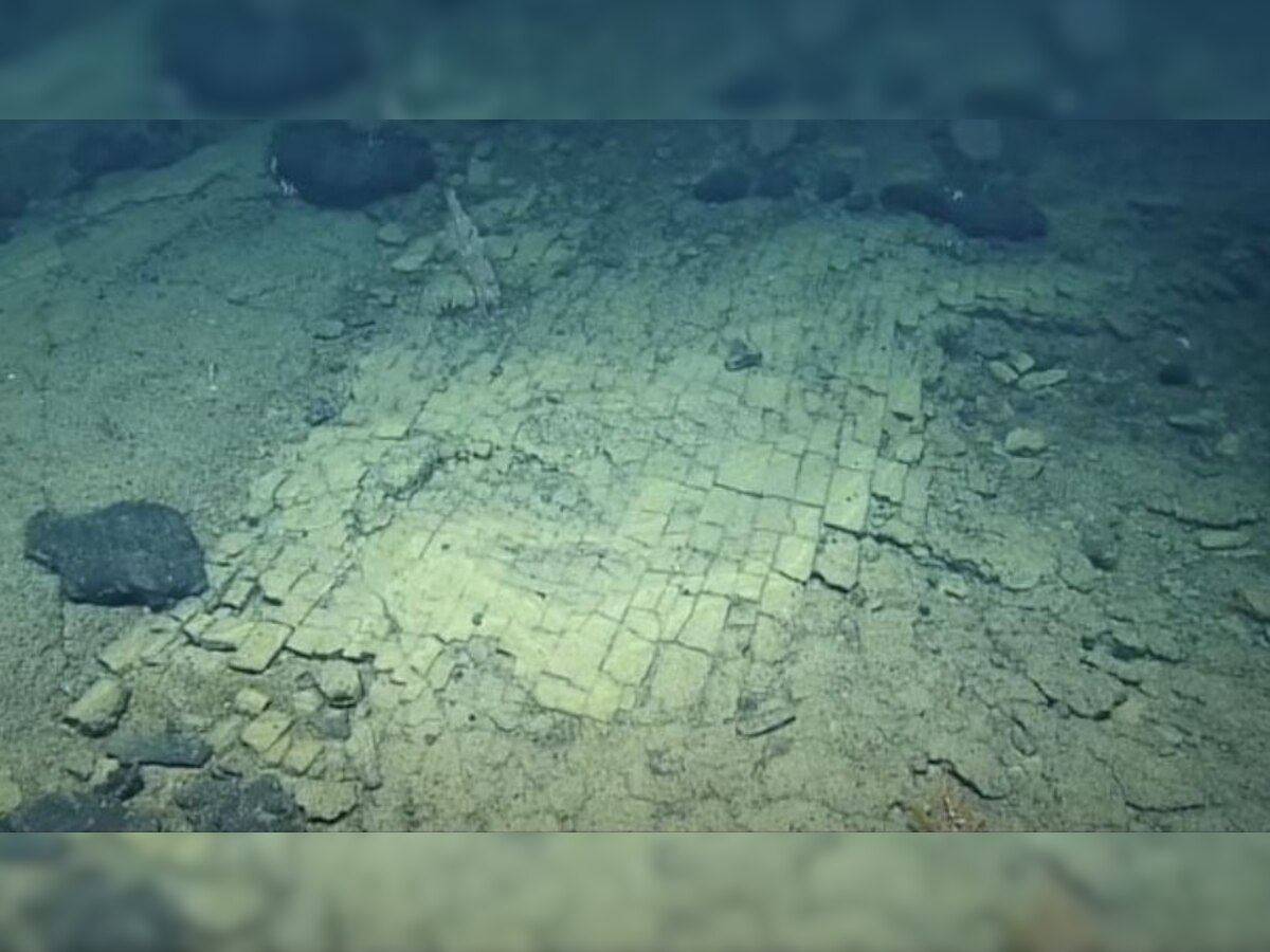 Yellow brick road found at bottom of Pacific Ocean, could this be the 'Road to Atlantis'?