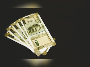 Rs 500 notes where green strip is near Mahatma Gandhi’s photo are fake? Government clarifies