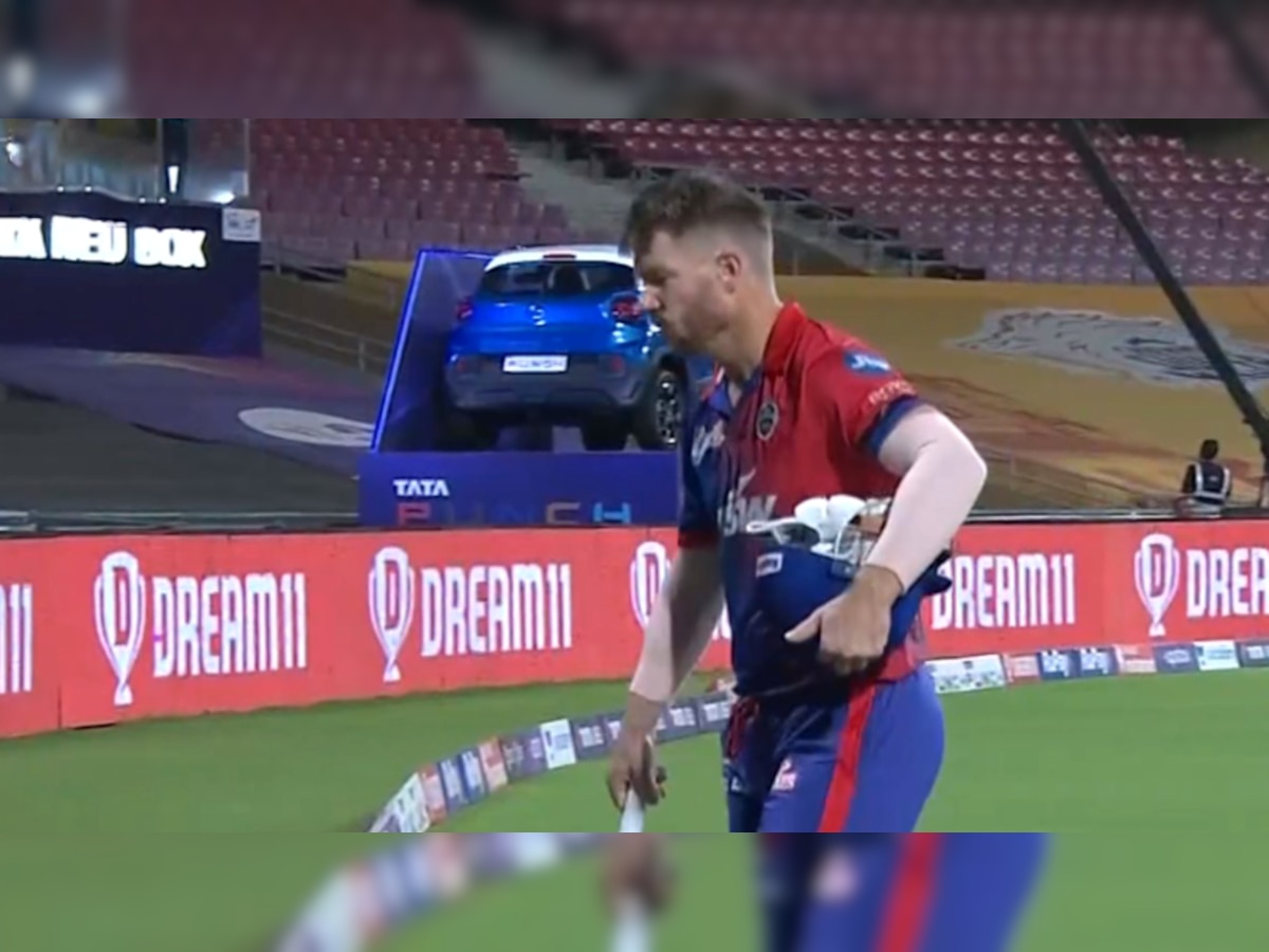 IPL 2022: DC's David Warner dismissed for duck by Punjab Kings all-rounder Liam Livingstone 