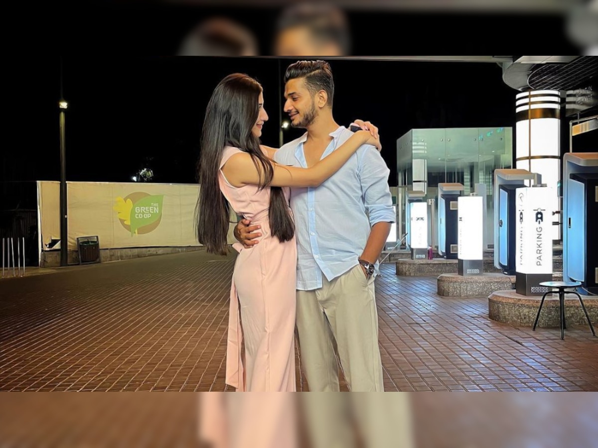 Munawar Faruqui writes poem for girlfriend Nazila Sitashi, leaves fans impressed