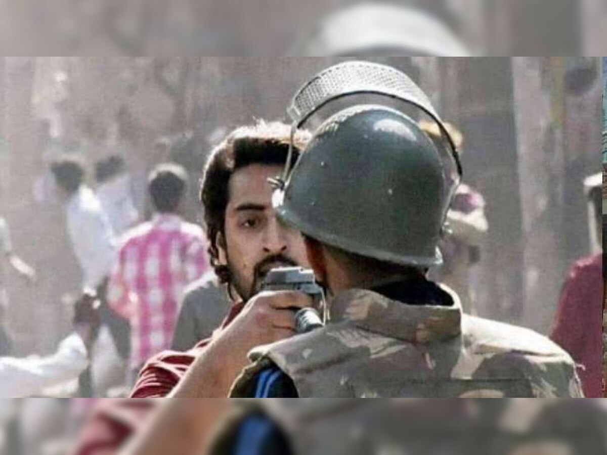 Watch: Delhi riots accused Shahrukh Pathan, who brandished gun at cop, gets hero's welcome