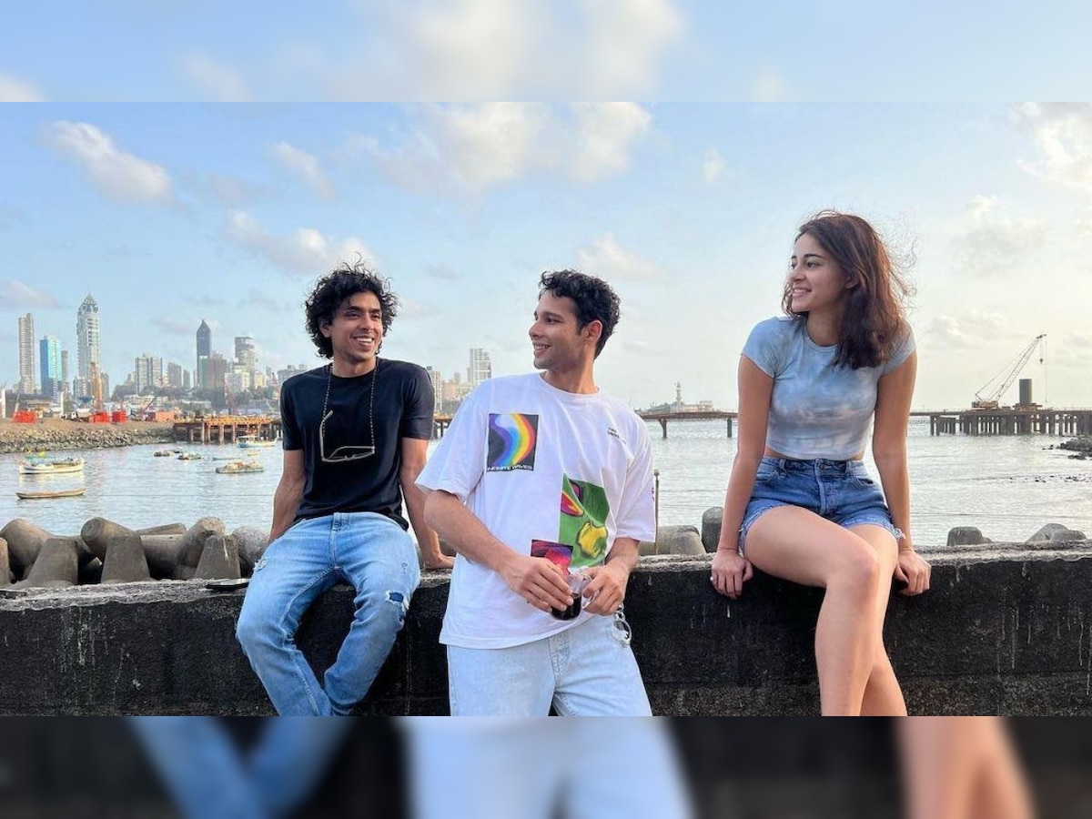 Kho Gaye Hum Kahan: Adarsh Gourav smiles with Ananya Panday, Siddhant Chaturvedi in film's working still