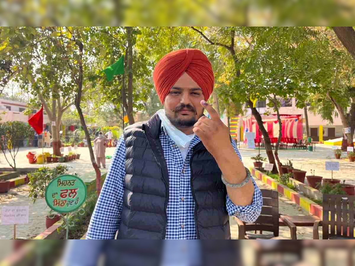 Sidhu Moose Wala didn't take his bulletproof car today, 2 cars intercepted his jeep: Police