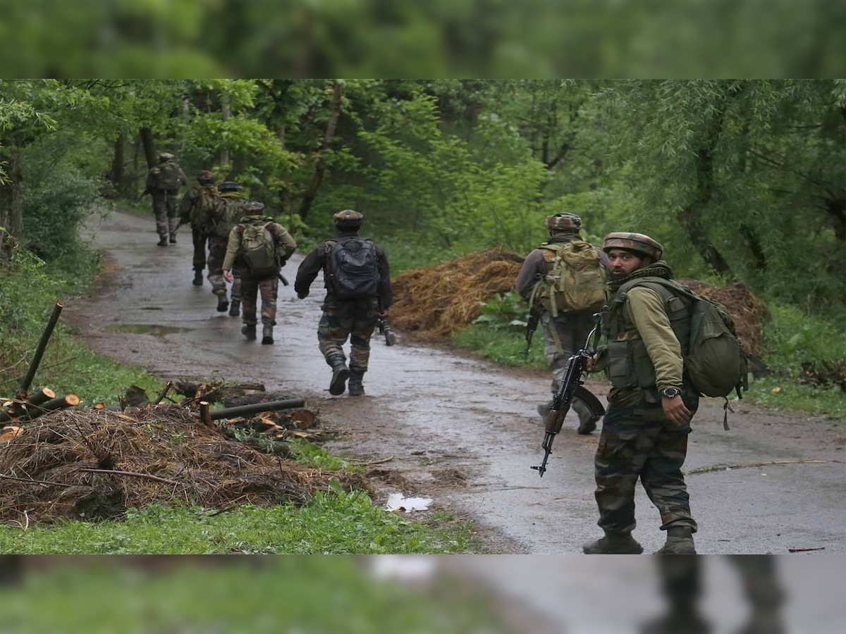 Pulwama encounter: Security forces corner constable Riyaz Ahmad's killer, 1 terrorist killed