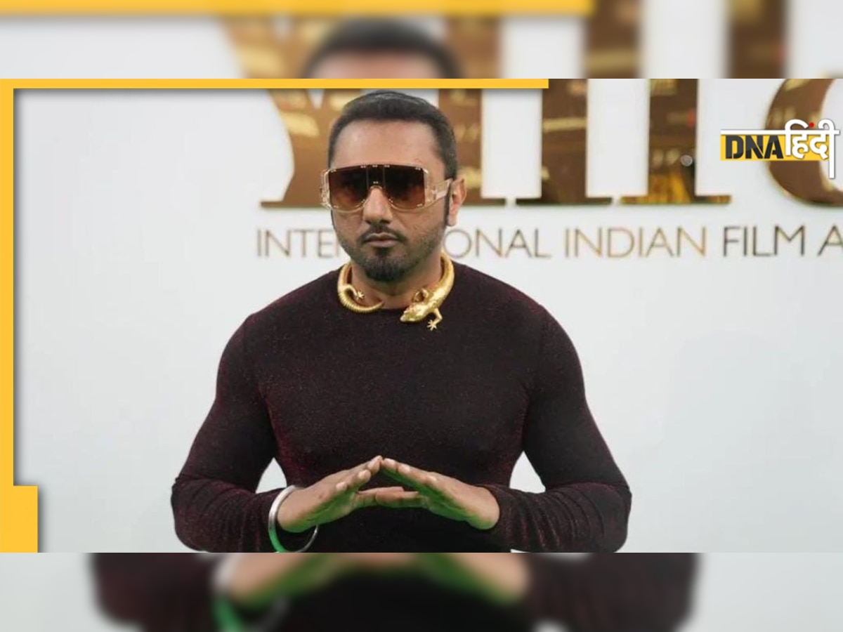 गले में छिपकली पहनकर IIFA में पहुंचे Yo Yo Honey Singh, लोग बोले- 'फैशन के नाम पर कुछ भी पहनते हो'