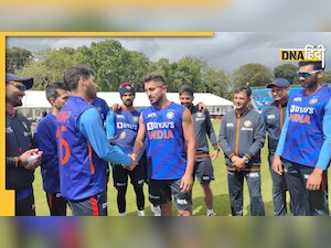 IND Vs IRELAND T-20: डेब्यू मैच में नहीं चला स्पीड स्टार उमरान मलिक का जादू, 1 ओवर में दिए 14 रन