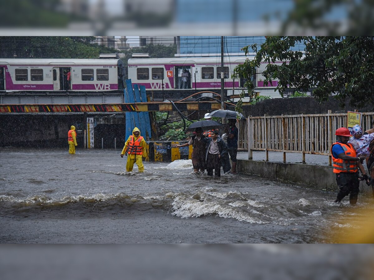 Heavy Rain Alert: महाराष्ट्र में भारी बारिश की चेतावनी! CM ने अधिकारियों को दिया सतर्क रहने का निर्देश