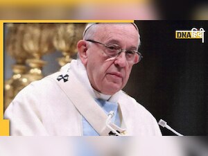 Pope Francis: कनाडा पहुंचे पोप फ्रांसिस, कैथोलिक स्कूलों में यौन हिंसा के शिकार हुए बच्चों के परिवारों से मांगेंगे माफी 