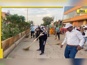Azadi ka Amrit Mahotsav: IAS Tina Dabi takes broom in her hands for 'Clean Jaisana Abhiyan', sweeps Rajasthan streets