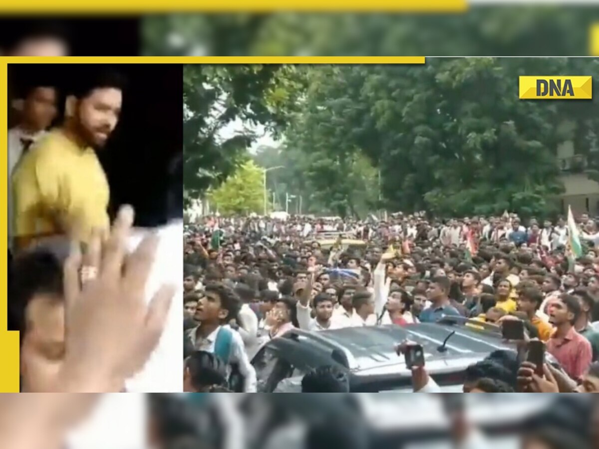 Watch: Rohit Sharma retreats back to the restaurant after hundreds of fans gather outside for his glimpse