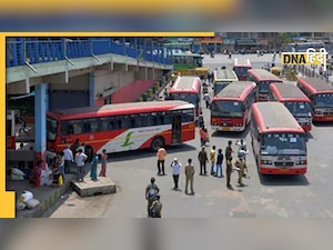 Viral: एक लड़के के लिए भिड़ गई दो लड़कियां, बस स्टैंड पर मच गया कोहराम