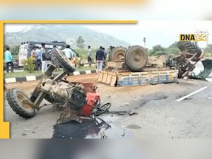 Video: मर्सिडीज से टकराकर टुकड़े-टुकड़े हुआ ट्रैक्टर, वीडियो वायरल