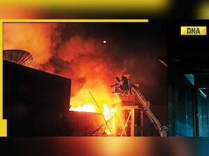 Fire breaks out in warehouse Mumbai's Girgaon, 11 calls about fire received due to crackers in one day