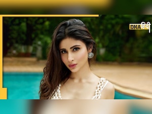 Oops moment का शिकार हुईं Mouni Roy, वीडियो देख लोग बोले-और दिखाओ स्टाइल