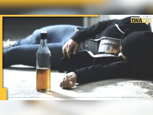 Alcohol Poisoning Emergency Cure: ज़हरीली शराब पीते ही दिखते हैं ये लक्षण, तुरंत शुरू कर दें ये उपाय तो बचा सकेंगे जान