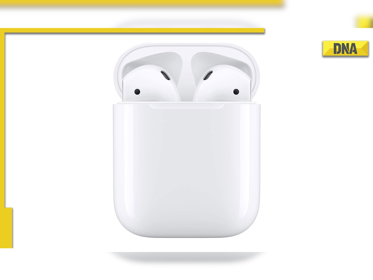 Flipkart vs Amazon: Apple AirPods at lowest price in Republic Day sale