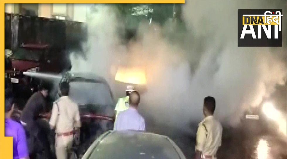 देखतेदेखते पार्किंग में जल गई इलेक्ट्रिक कार, अगर आप भी चला रहे हैं