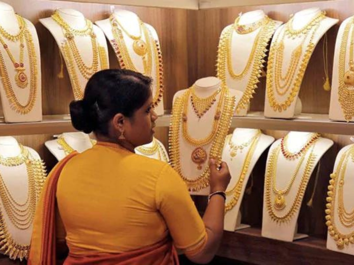 Gold Price Today: कितना आया उछाल, अभी और कितना महंगा होगा सोना, लेटेस्ट रेट से लेकर जानें हर जरूरी बात