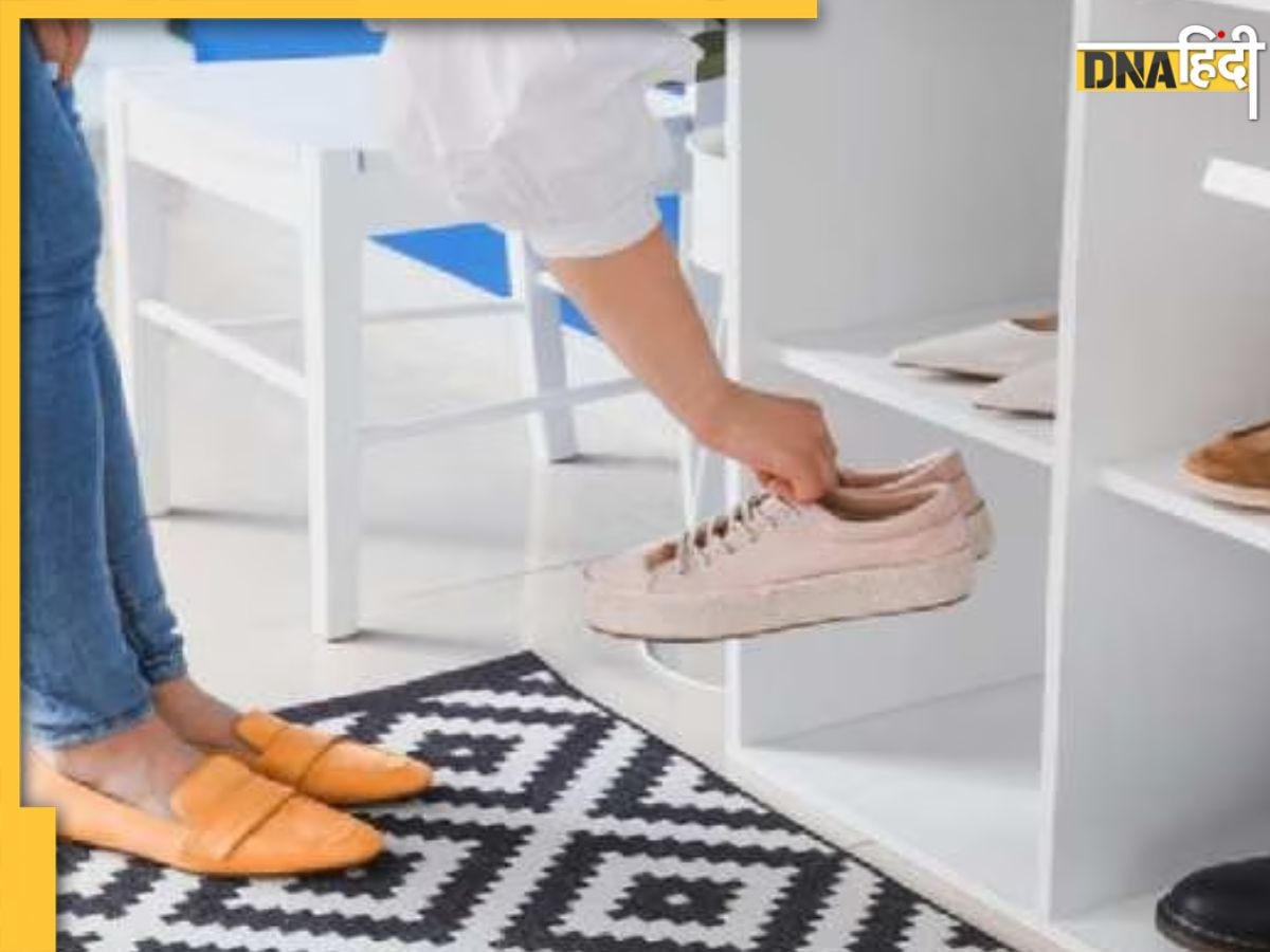 Vastu Tips For Shoes: घर में इस जगह जूते-चप्पल रखना होता है अशुभ, दुर्भाग्य और तनाव नहीं छोड़ेगा पीछा