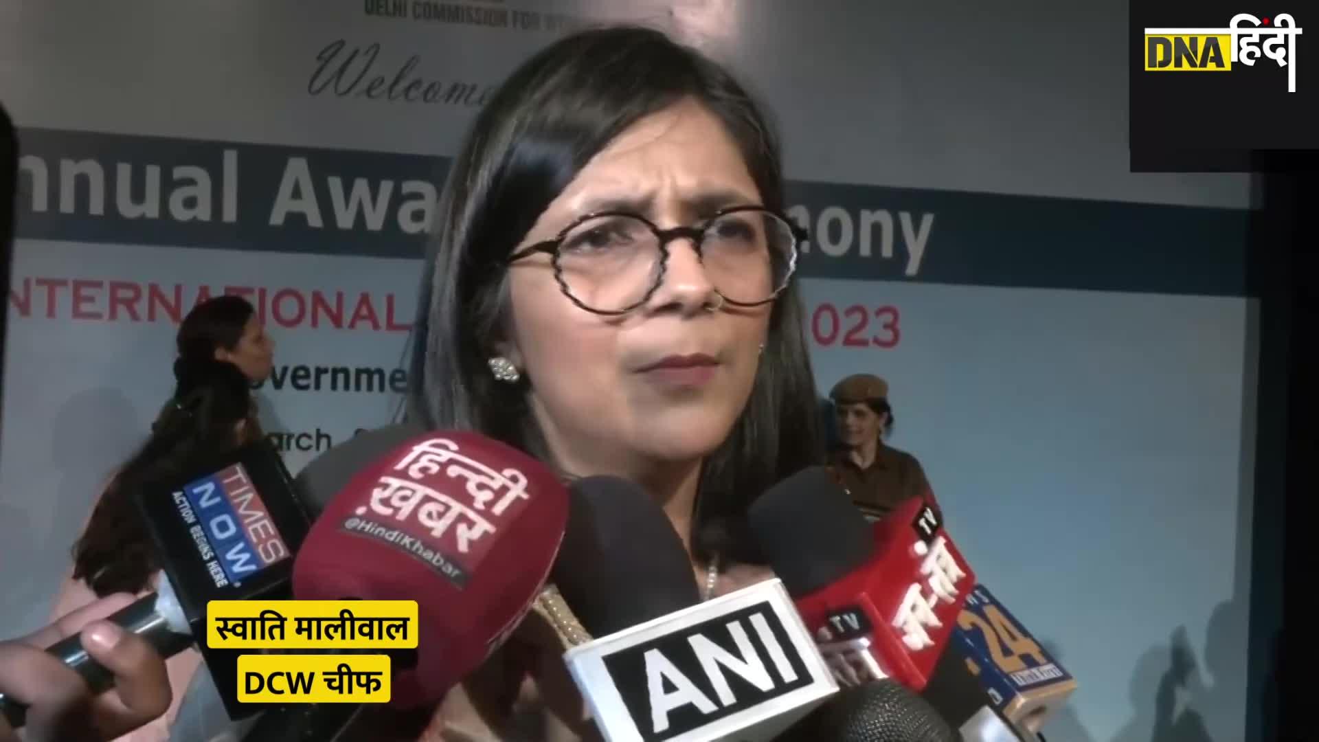 Video: DCW चीफ स्वाति मालीवाल का चौंकाने वाला खुलासा, पिता पर लगाया यौन उत्पीड़न का आरोप