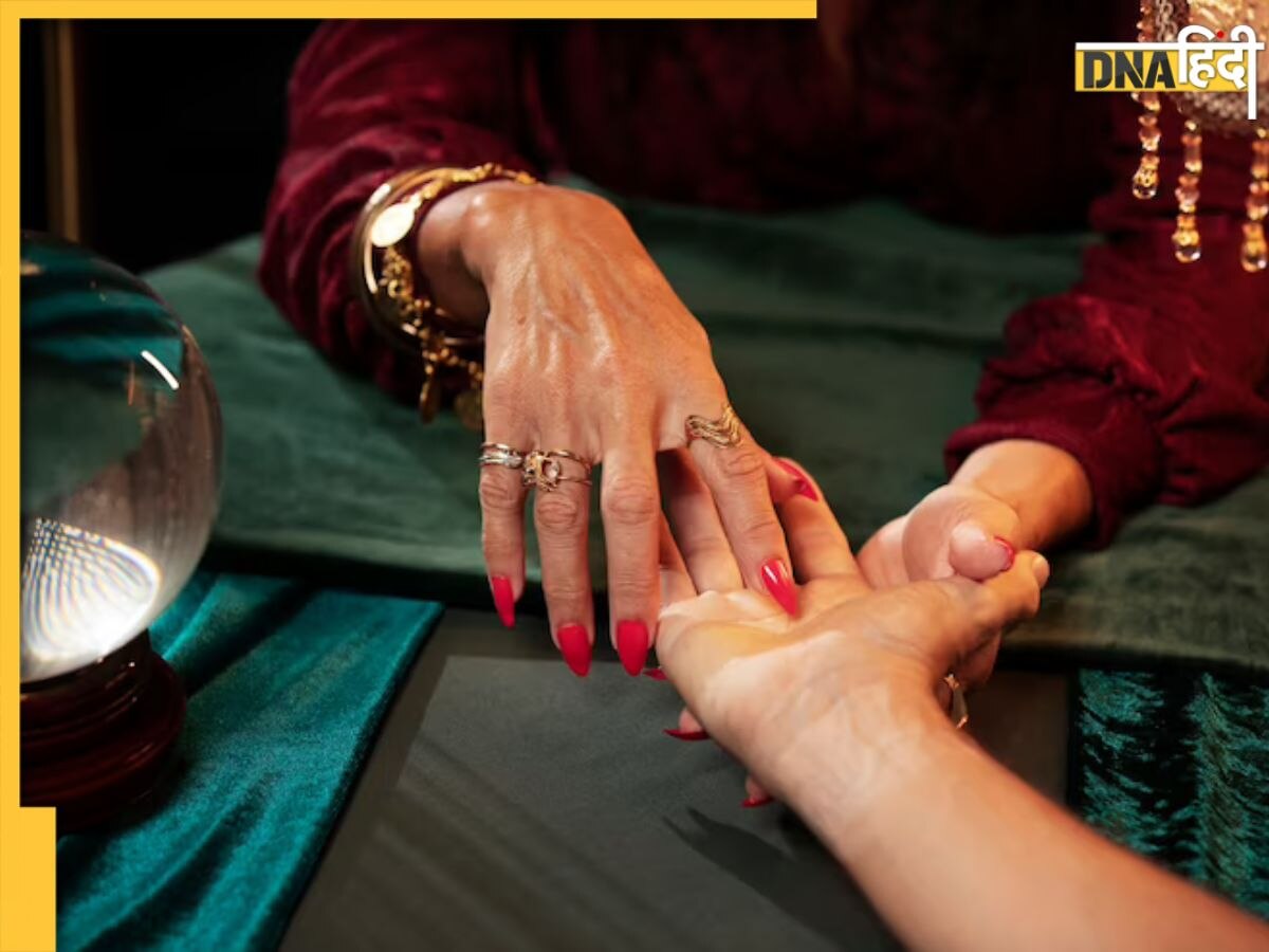 Palmistry: व्यापार से लेकर सरकारी नौकरी तक ये रेखाएं खोलती हैं जीवन से जुड़े ढेरों राज, हाथ देखकर खुद पता कर लें अपना भविष्य