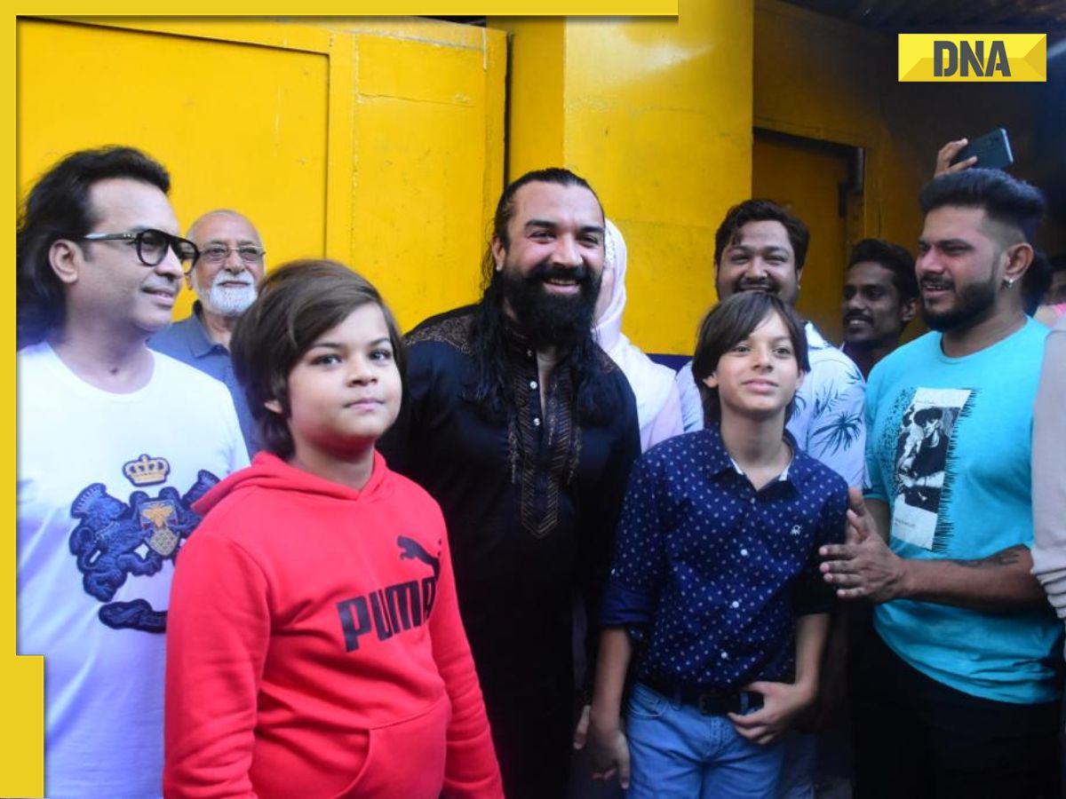 Ajaz Khan's Family's Hearty Welcome For Him On Release From Jail In ...