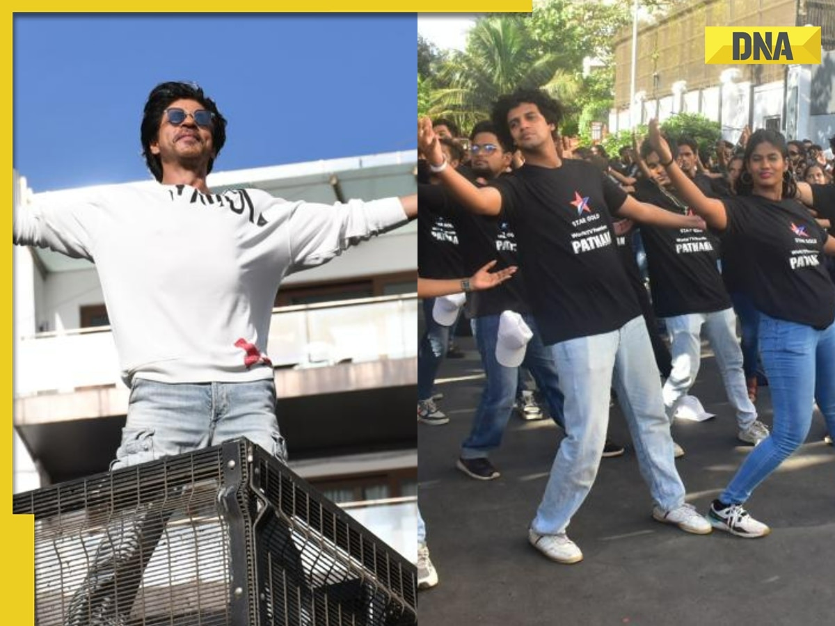 Shah Rukh Khan joins his fans outside Mannat for this Guinness World Record as they celebrate Pathaan world TV premiere