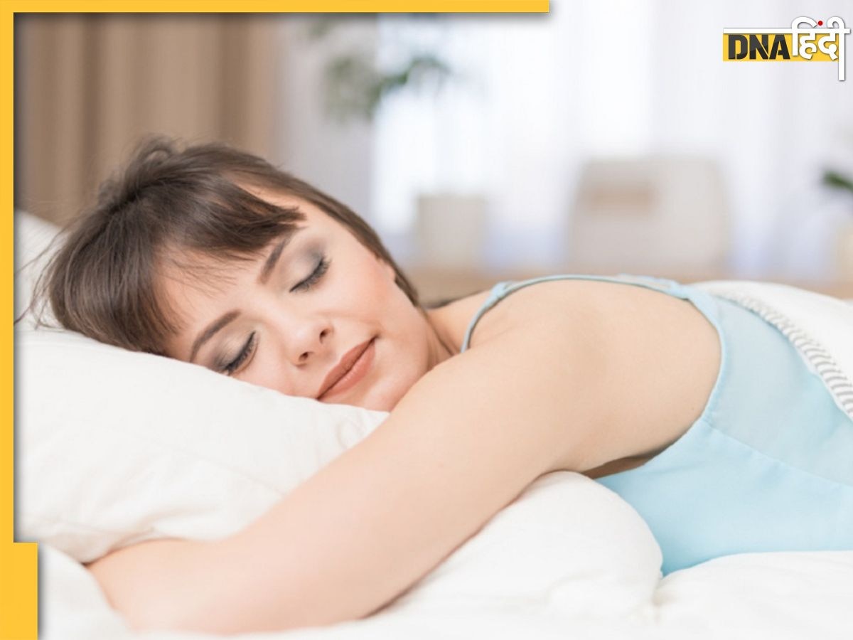 Vastu Tips For Sleeping: रात को सोने से पहले तकिये के आसपास भी न रखें ये चीजें, खाली हो जाएगी तिजोरी