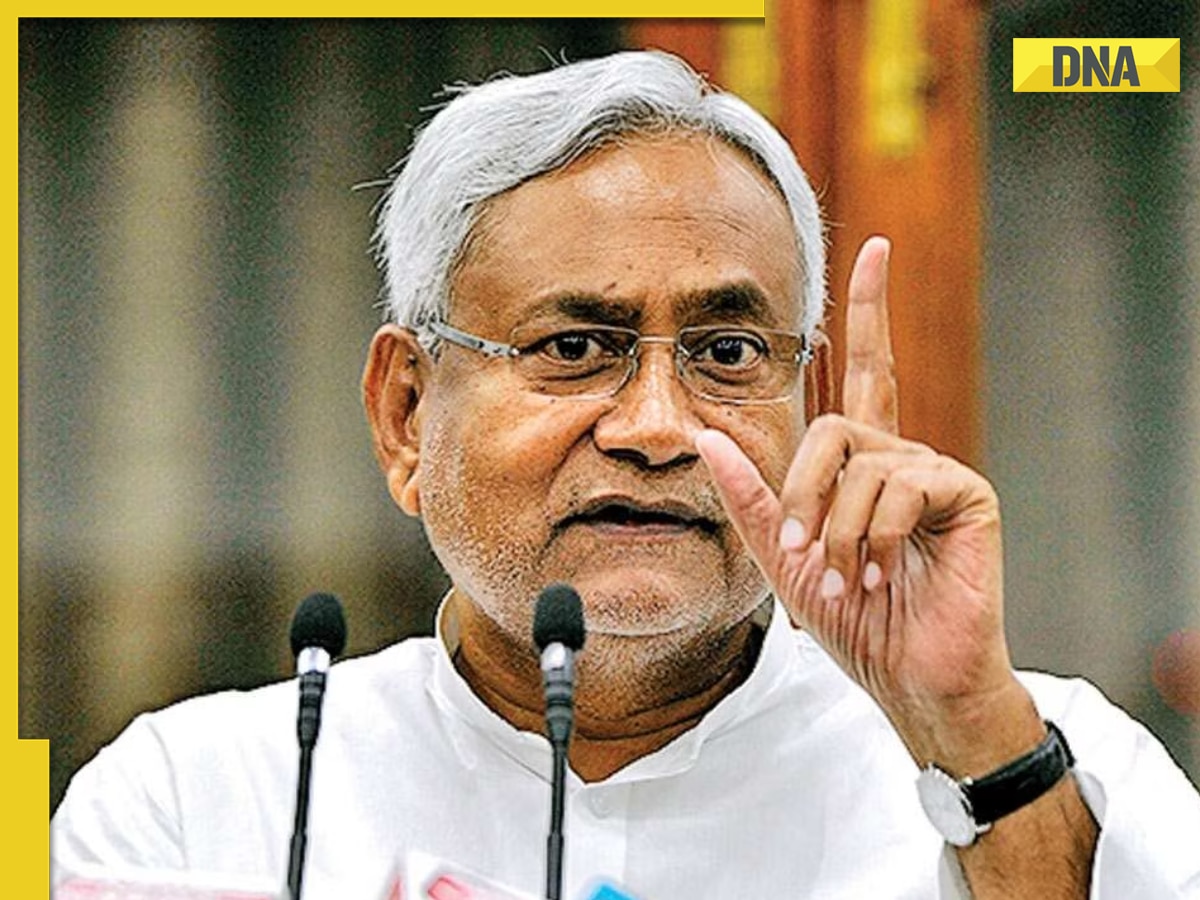 Bihar Cm Nitish Kumar Jumps Onto Footpath As 2 Bikers Almost Hit Him Know What Happened