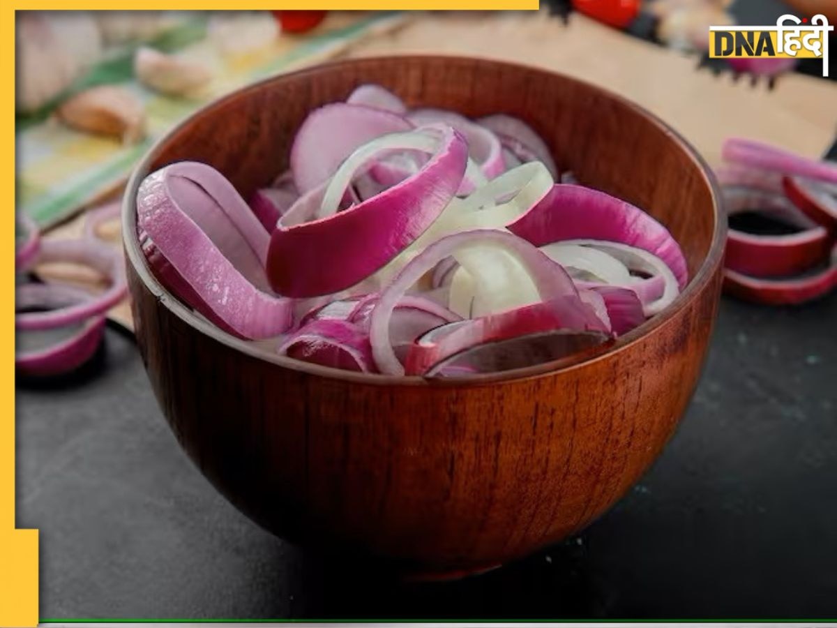 Onion Benefits: कच्चा प्याज खाने से डायबिटीज से लेकर यूरिक एसिड तक होगा कम, जान लें और भी कई फायदे