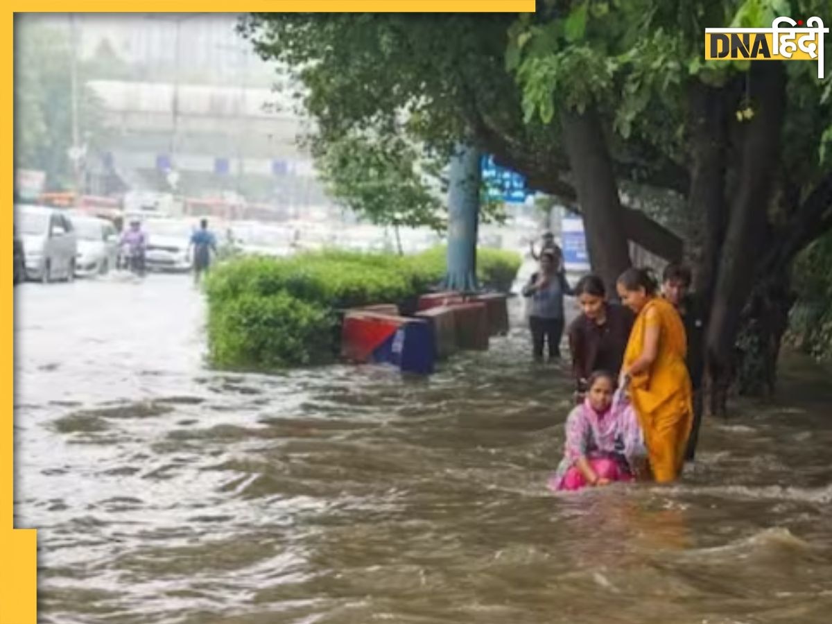 दिल्ली-NCR में बारिश बनी आफत, पानी में डूबी कई सड़कें, सांसदों के बंगलों में घुसा पानी