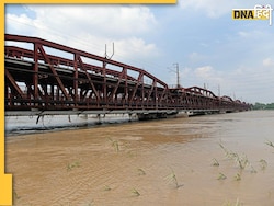 Yamuna Floods: दिल्ली में फिर बंद हुआ पुराना लोहा पुल, खतरे के निशान के ऊपर बह रही यमुना