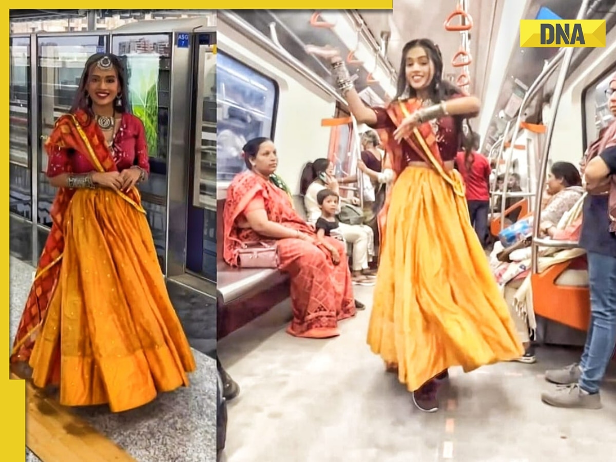 Ab Yahi Bacha Tha Girl Performs Garba Inside Crowded Metro Train