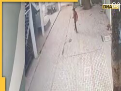 40 फीट ऊंची दीवार फांदकर फरार हुआ रेप का आरोपी, CCTV में कैद हुई घटना