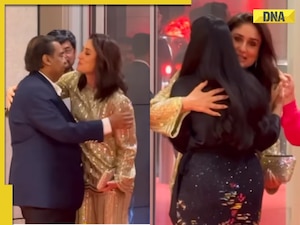 Viral video: Kareena Kapoor Khan hugs Mukesh Ambani, Isha Ambani at Jio World Plaza launch, watch