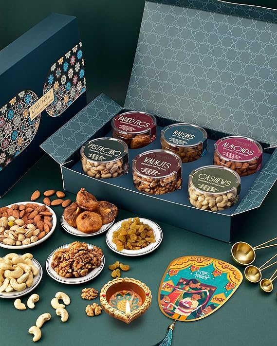 https://cdn.dnaindia.com/sites/default/files/2023/11/01/2613900-hyperfoods-diwali-dry-fruits-gift-hamper.jpg