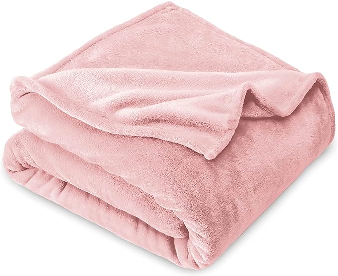 https://cdn.dnaindia.com/sites/default/files/2023/11/08/2614894-vas-collections-premium-plush-double-blanket.jpg