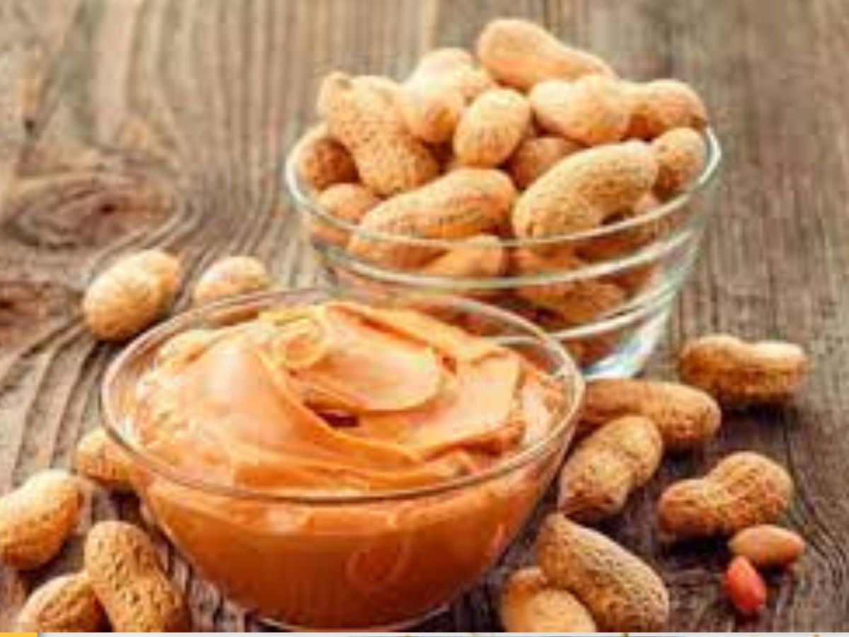 Peanuts Benefits in winter: सर्दियों की धूप में बैठकर मूंगफली खाने के हैं ये 6 फायदे, हड्डियों से लेकर स्किन तक होगी ��चकाचक