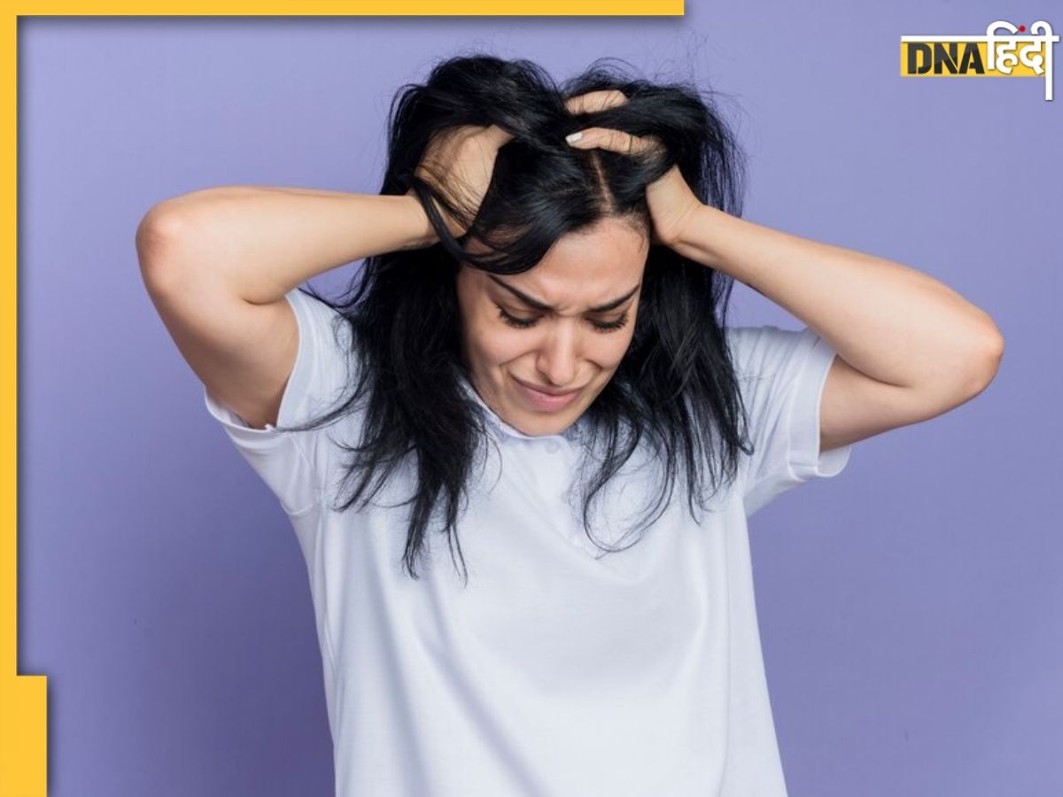 Hair Loss Cause: तेजी से झड़ने लगे हैं बाल? नॉर्मल नहीं, इन गंभीर बीमारियों का दे रहे संकेत